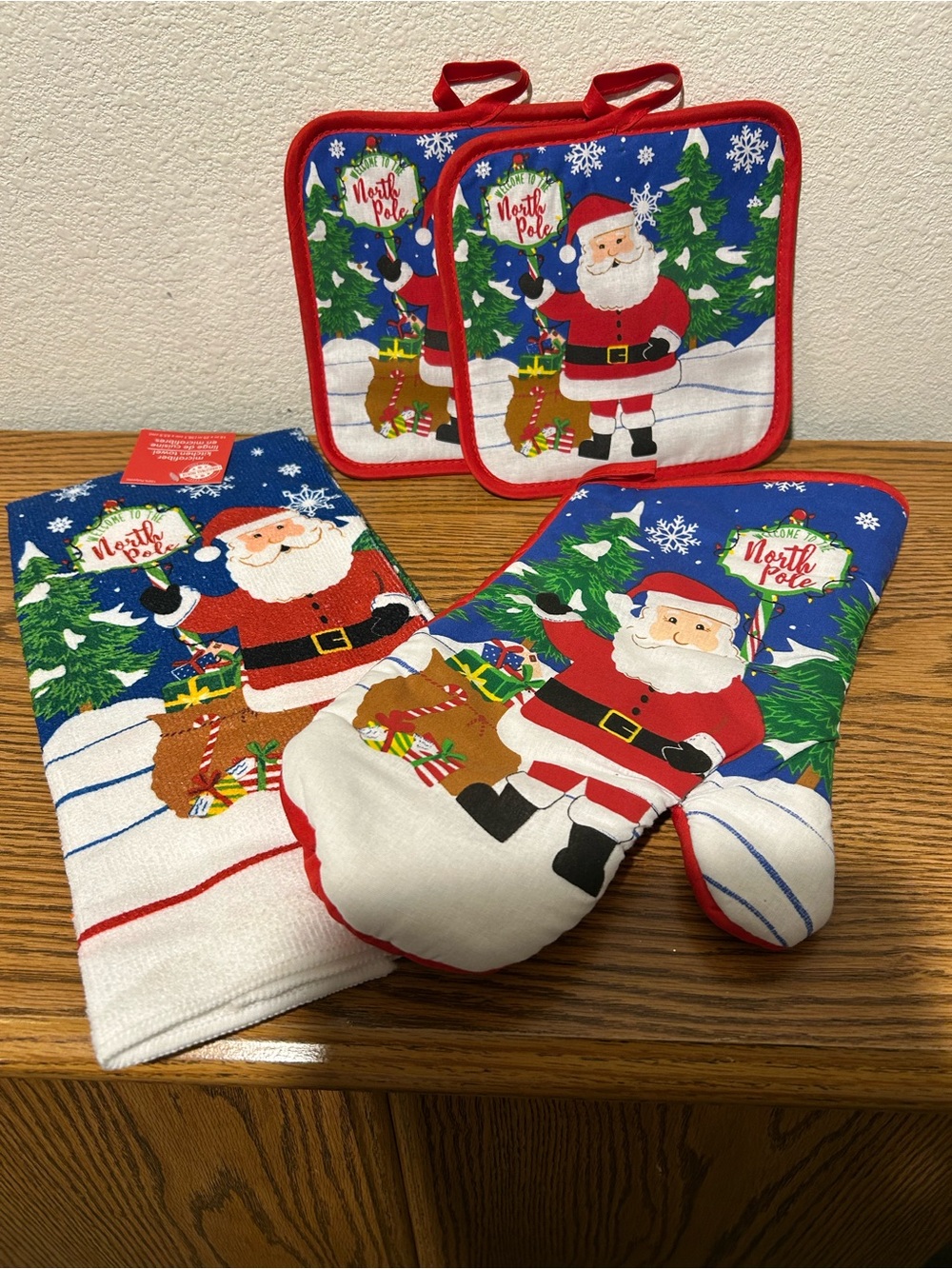 Holiday Santa Oven Mitt and Pot Holder Set - Red/Blue